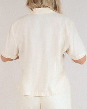 Load image into Gallery viewer, Vintage Silk Button Up