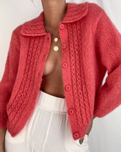 Load image into Gallery viewer, Vinage Hand Knit Cardigan (S)
