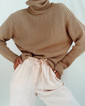 Load image into Gallery viewer, Vintage Italian Wool Ribbed Turtleneck (S-M)