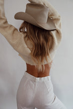 Load image into Gallery viewer, Cropped Cream Knit (S-M)