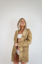 Load image into Gallery viewer, Vintage Shearling Coat