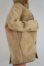 Load image into Gallery viewer, Vintage Shearling Coat